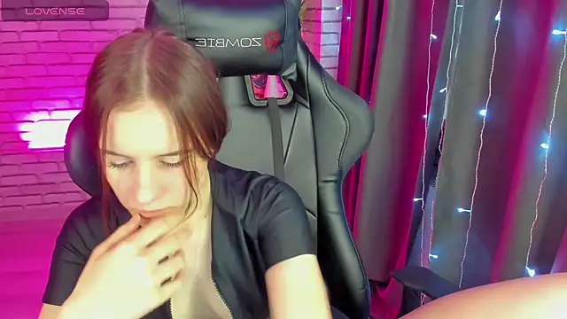 Tonya Gray online show from 12-22-24, 03:55