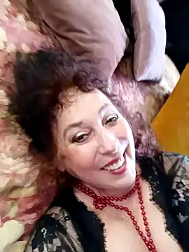 Snapshot of GypsyEsmeralda chatting on 01-04-25, 09:32 GypsyEsmeralda online show from 01-04-25, 09:32