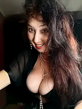 Snapshot of GypsyEsmeralda chatting on 01-04-25, 09:20 GypsyEsmeralda online show from 01-04-25, 09:20
