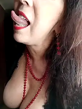 Snapshot of GypsyEsmeralda chatting on 01-05-25, 06:24 GypsyEsmeralda online show from 01-05-25, 06:24