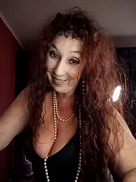 Snapshot of GypsyEsmeralda chatting on 09-10-25, 01:11 GypsyEsmeralda online show from 09-10-25, 01:11