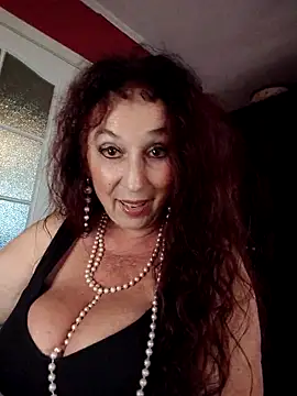 Snapshot of GypsyEsmeralda chatting on 09-12-25, 02:50 GypsyEsmeralda online show from 09-12-25, 02:50