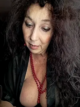 Snapshot of GypsyEsmeralda chatting on 10-14-25, 03:57 GypsyEsmeralda online show from 10-14-25, 03:57