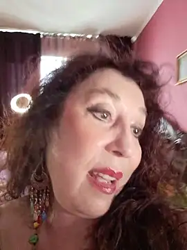 GypsyEsmeralda online show from 05-20-26, 06:08