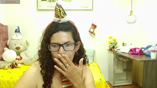 Snapshot of sila_bolum chatting on 12-11-24, 09:45 sila bolum online show from 12-11-24, 09:45