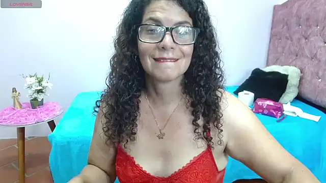 Snapshot of sila_bolum chatting on 02-01-25, 10:44 sila bolum online show from 02-01-25, 10:44