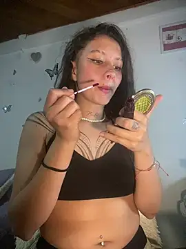 Snapshot of Andi9_ chatting on 12-18-24, 02:53 Andi9 online show from 12-18-24, 02:53