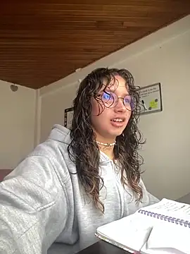 Snapshot of Andi9_ chatting on 10-09-25, 03:43 Andi9 online show from 10-09-25, 03:43