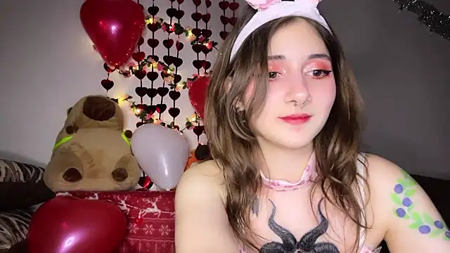 Snapshot of _Devill_Baby chatting on 02-15-25, 02:15 Devill Baby online show from 02-15-25, 02:15
