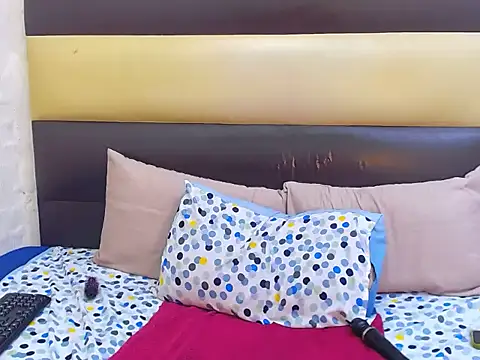 NunuBerry16 online show from 02-13-26, 09:11