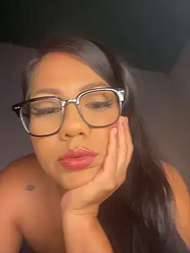 Snapshot of shaylin_brooke1 chatting on 07-18-26, 10:13 shaylin brooke1 online show from 07-18-26, 10:13