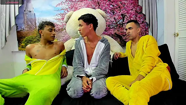 StrawwBoys online show from 03-19-25, 12:34