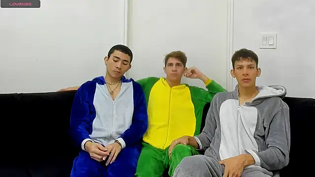 StrawwBoys online show from 09-26-25, 10:41