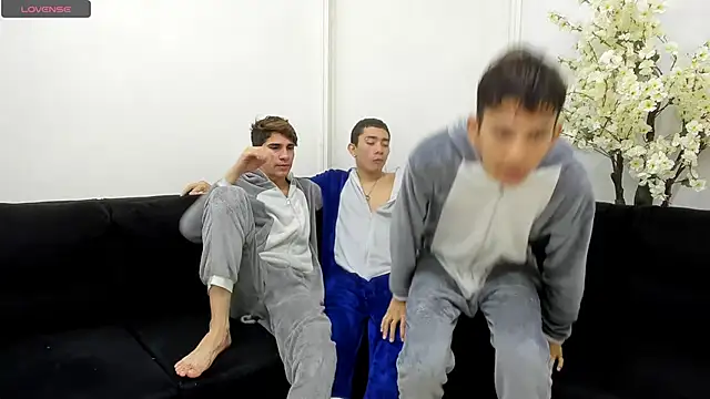 StrawwBoys online show from 10-03-25, 10:34