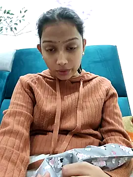 Snapshot of Aleena_Rai chatting on 12-15-24, 03:42 Aleena Rai online show from 12-15-24, 03:42