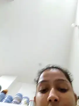 Snapshot of Aleena_Rai chatting on 12-28-24, 06:40 Aleena Rai online show from 12-28-24, 06:40