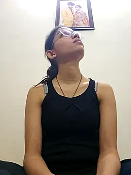 Snapshot of Aleena_Rai chatting on 03-07-25, 05:38 Aleena Rai online show from 03-07-25, 05:38