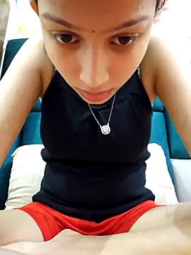 Snapshot of Aleena_Rai chatting on 03-21-25, 06:18 Aleena Rai online show from 03-21-25, 06:18