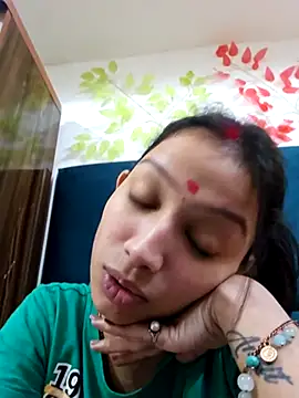 Snapshot of Aleena_Rai chatting on 03-22-25, 05:20 Aleena Rai online show from 03-22-25, 05:20