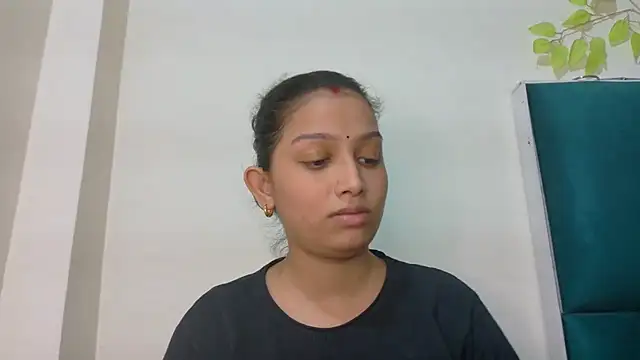 Snapshot of Aleena_Rai chatting on 09-25-25, 05:49 Aleena Rai online show from 09-25-25, 05:49