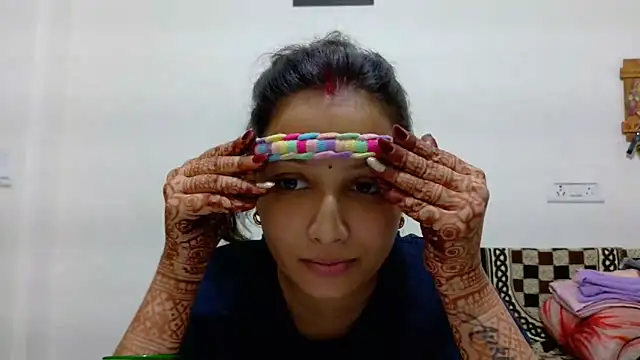 Snapshot of Aleena_Rai chatting on 10-11-25, 07:01 Aleena Rai online show from 10-11-25, 07:01