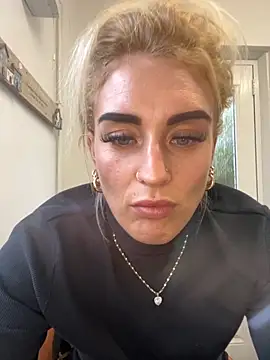 Barbie 26 online show from 12-04-25, 01:09