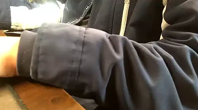 Snapshot of Ryan67533 chatting on 01-04-25, 04:23 Ryan67533 online show from 01-04-25, 04:23