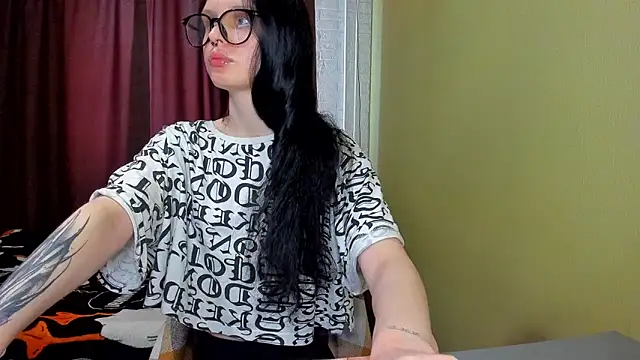 Hi Kitti online show from 03-11-25, 10:51