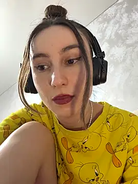 Snapshot of viviandaimond1 chatting on 10-26-25, 05:08 viviandaimond1 online show from 10-26-25, 05:08