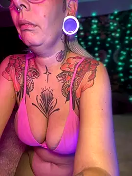 GoldieBakeman online show from 11-19-25, 06:41