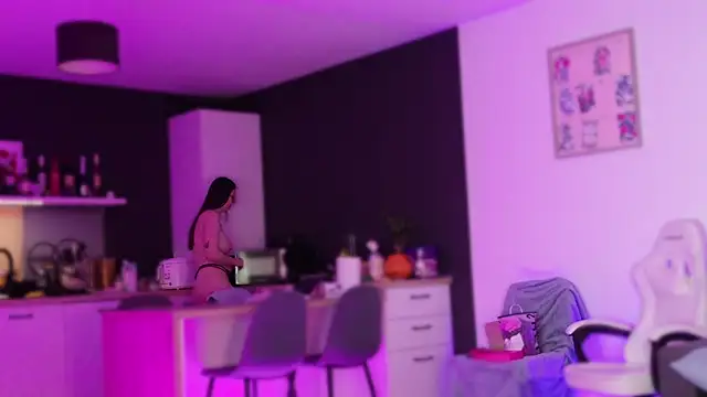 Lorennameliyy online show from 12-21-25, 05:25