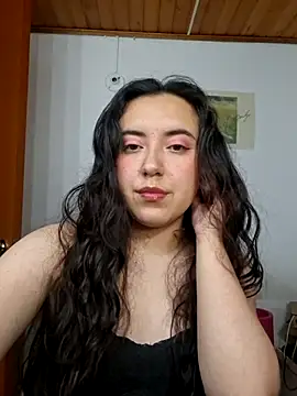 Emi chik online show from 05-01-26, 04:39