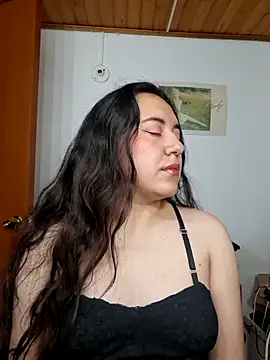 Emi chik online show from 06-12-26, 05:39