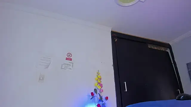 Eyleen Santos online show from 03-28-26, 07:57