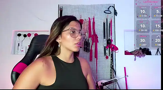 Snapshot of Megaan_Greey chatting on 02-09-25, 07:41 Megaan Greey online show from 02-09-25, 07:41