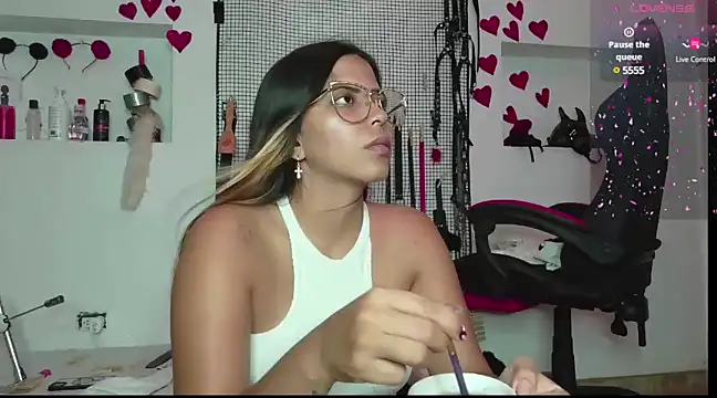 Snapshot of Megaan_Greey chatting on 03-11-25, 09:37 Megaan Greey online show from 03-11-25, 09:37