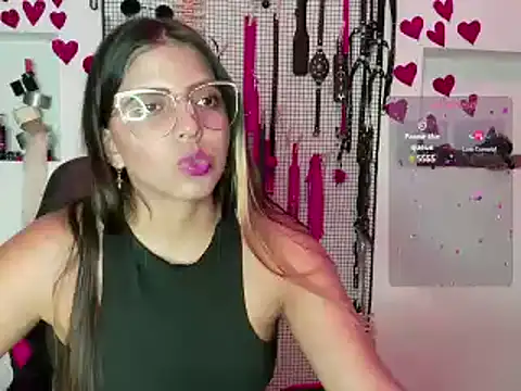 Snapshot of Megaan_Greey chatting on 03-21-25, 09:34 Megaan Greey online show from 03-21-25, 09:34