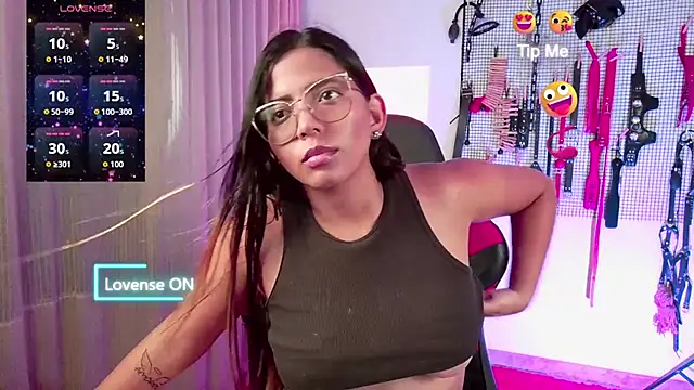 Snapshot of Megaan_Greey chatting on 09-18-25, 07:38 Megaan Greey online show from 09-18-25, 07:38