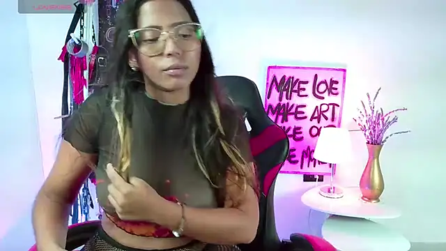 Snapshot of Megaan_Greey chatting on 11-29-25, 10:46 Megaan Greey online show from 11-29-25, 10:46