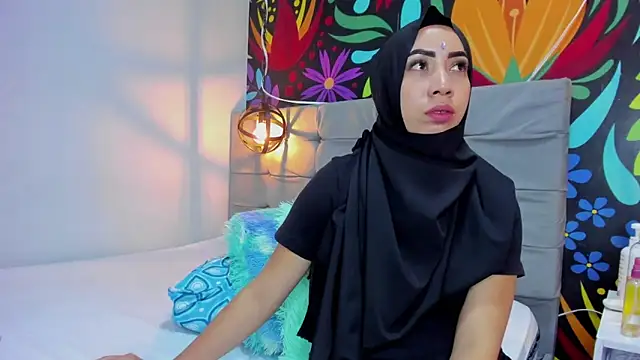Snapshot of Sweet_hot_mia chatting on 01-07-25, 10:41 Sweet hot mia online show from 01-07-25, 10:41
