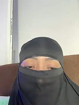 Sweet hot mia online show from 05-25-26, 01:50