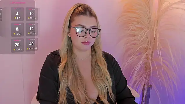 thaliafox  online show from 02-06-26, 09:07