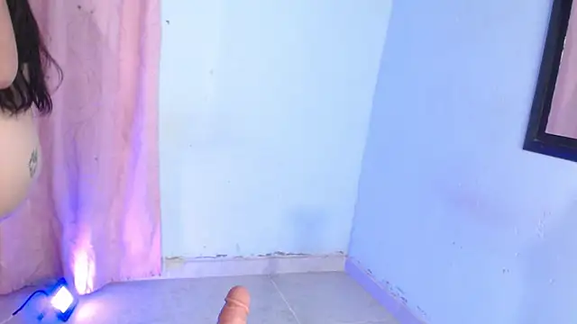 April sexycurvi online show from 10-30-25, 08:05