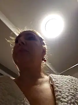 Snapshot of MariaRichi_ chatting on 02-22-25, 08:40 MariaRichi online show from 02-22-25, 08:40