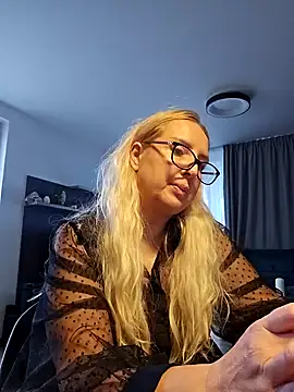 Snapshot of MariaRichi_ chatting on 02-26-25, 07:20 MariaRichi online show from 02-26-25, 07:20