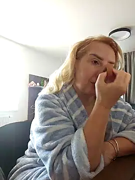 Snapshot of MariaRichi_ chatting on 03-06-25, 07:25 MariaRichi online show from 03-06-25, 07:25