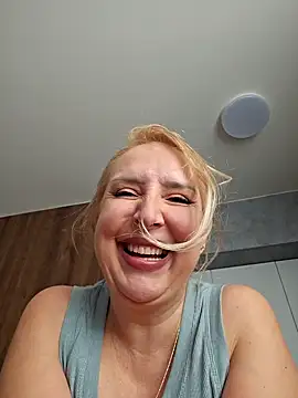 Snapshot of MariaRichi_ chatting on 03-06-25, 10:52 MariaRichi online show from 03-06-25, 10:52