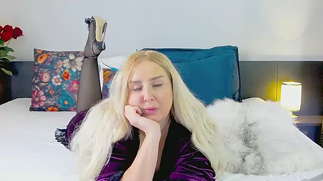 Snapshot of MariaRichi_ chatting on 03-13-25, 12:13 MariaRichi online show from 03-13-25, 12:13