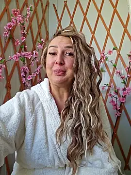 Snapshot of MariaRichi_ chatting on 09-11-25, 06:46 MariaRichi online show from 09-11-25, 06:46