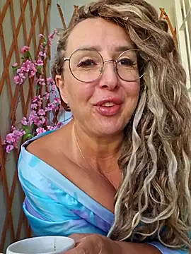 Snapshot of MariaRichi_ chatting on 09-20-25, 06:47 MariaRichi online show from 09-20-25, 06:47